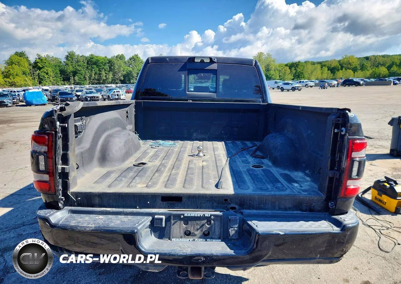 2023 Ram 2500 Limited VIN:3C6UR5SL6PG502780 - 6