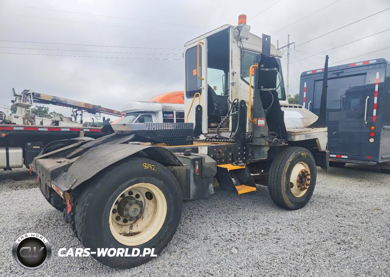 2017 Kalmar Ottawa T2 Yard Truck VIN:11VJ813A5HA000904 - 3