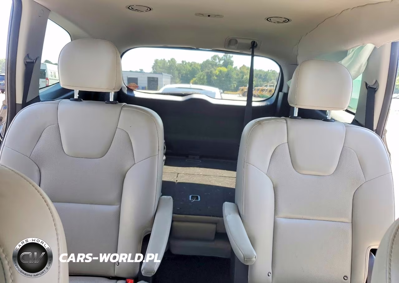 2020 Kia Telluride S VIN:5XYP64HC6LG035899 - 10
