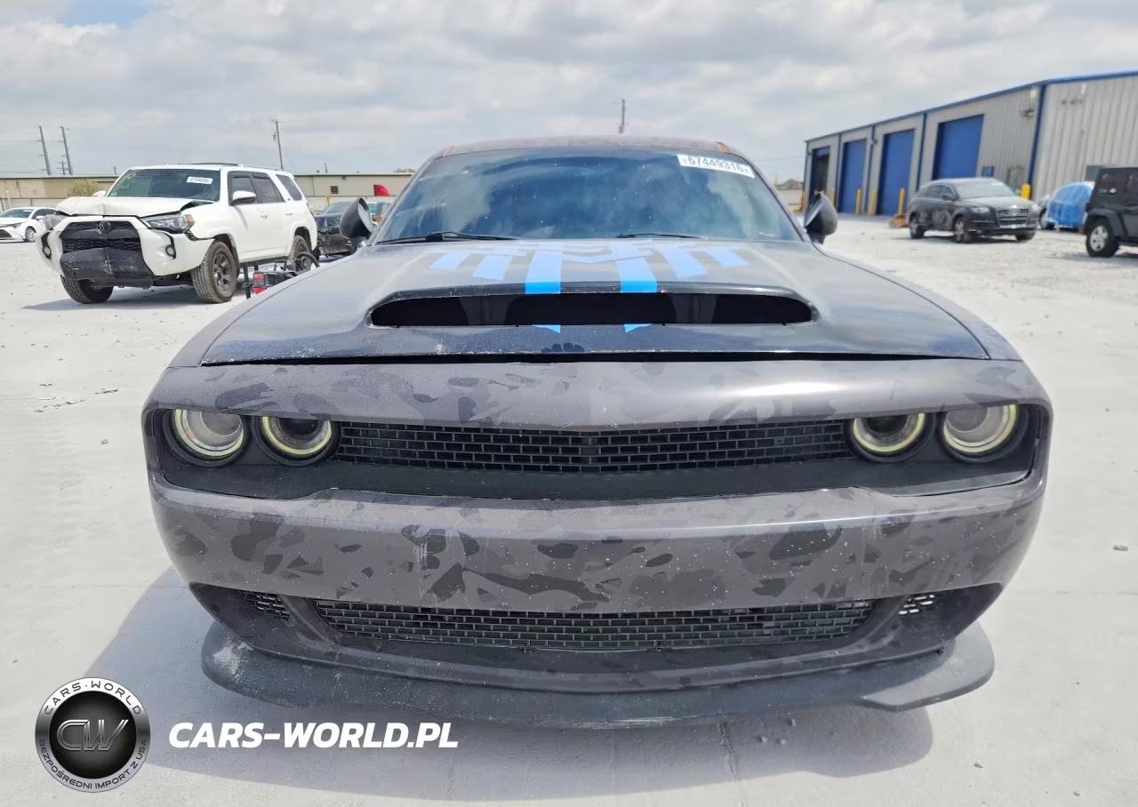 2017 Dodge Challenger Sxt VIN:2C3CDZAG6HH558870 - 5
