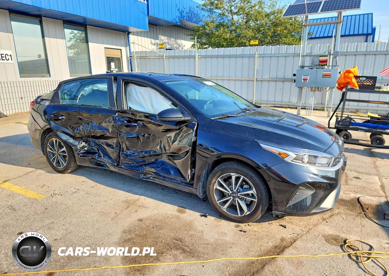 2024 Kia Forte Lxs VIN:3KPF24AD6RE812226 - 4