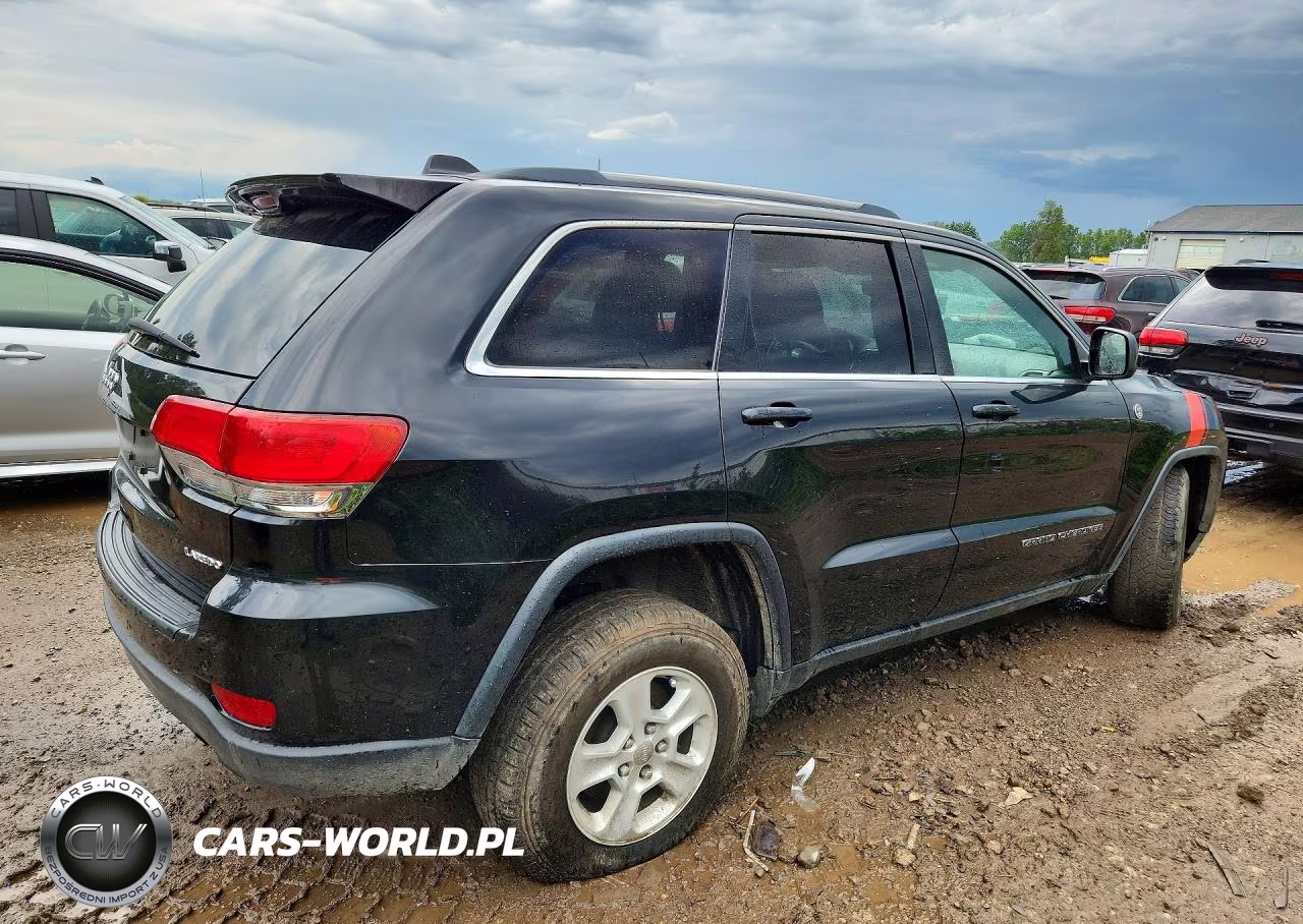 2017 Jeep Grand Cherokee Laredo VIN:1C4RJFAG0HC837103 - 3