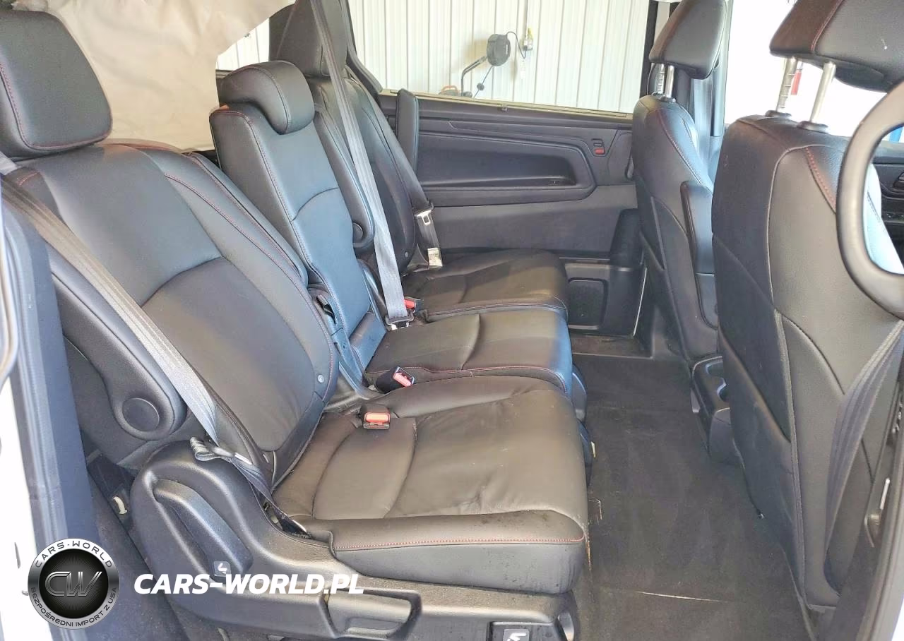 2026 Honda Odyssey Sport-L VIN:5FNRL6H73TB039044 - 11