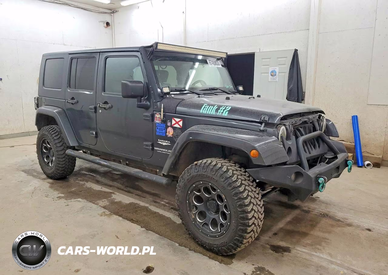 2010 Jeep Wrangler Unlimited Sahara VIN:1J4BA5H13AL143860 - 4