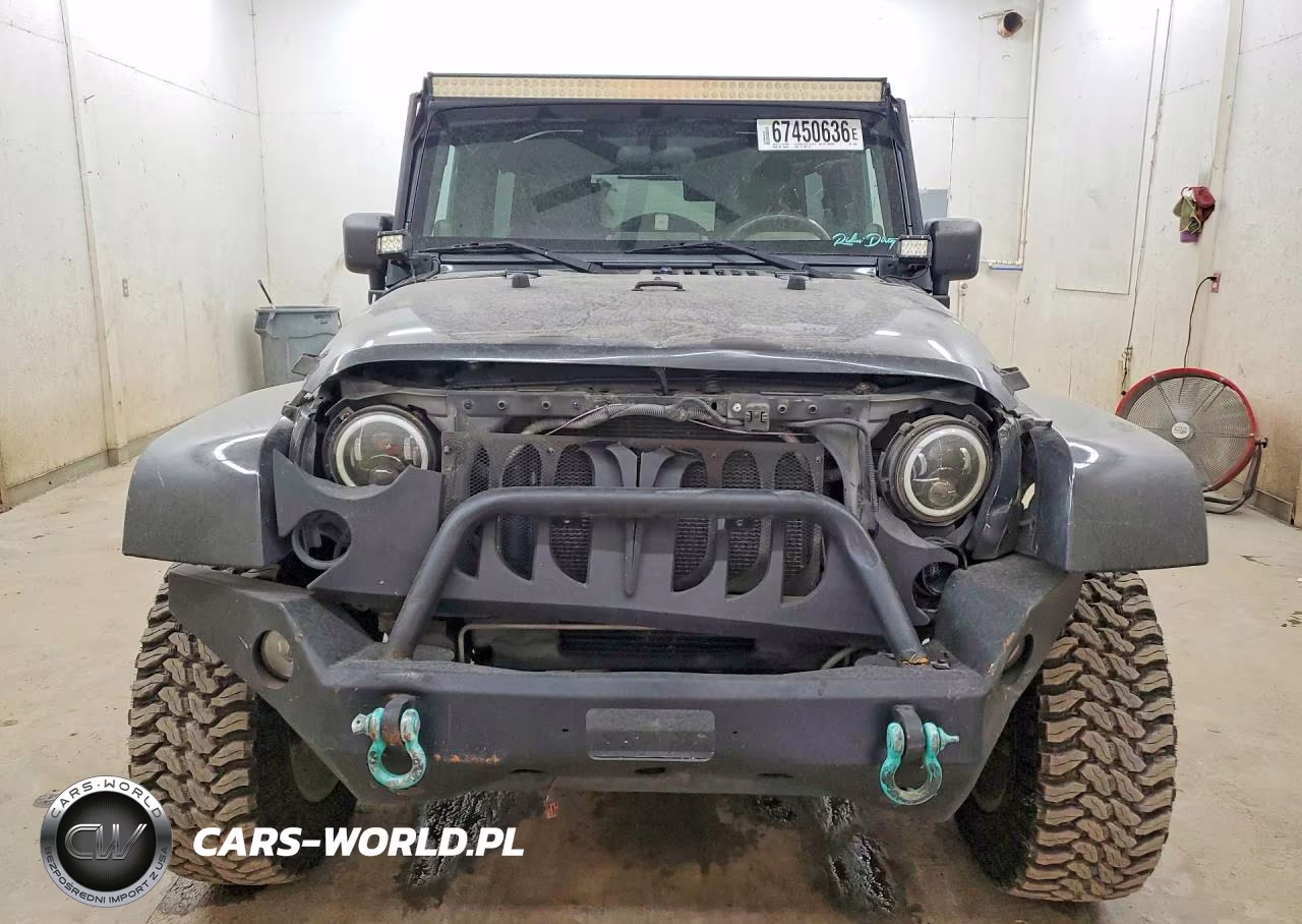 2010 Jeep Wrangler Unlimited Sahara VIN:1J4BA5H13AL143860 - 5