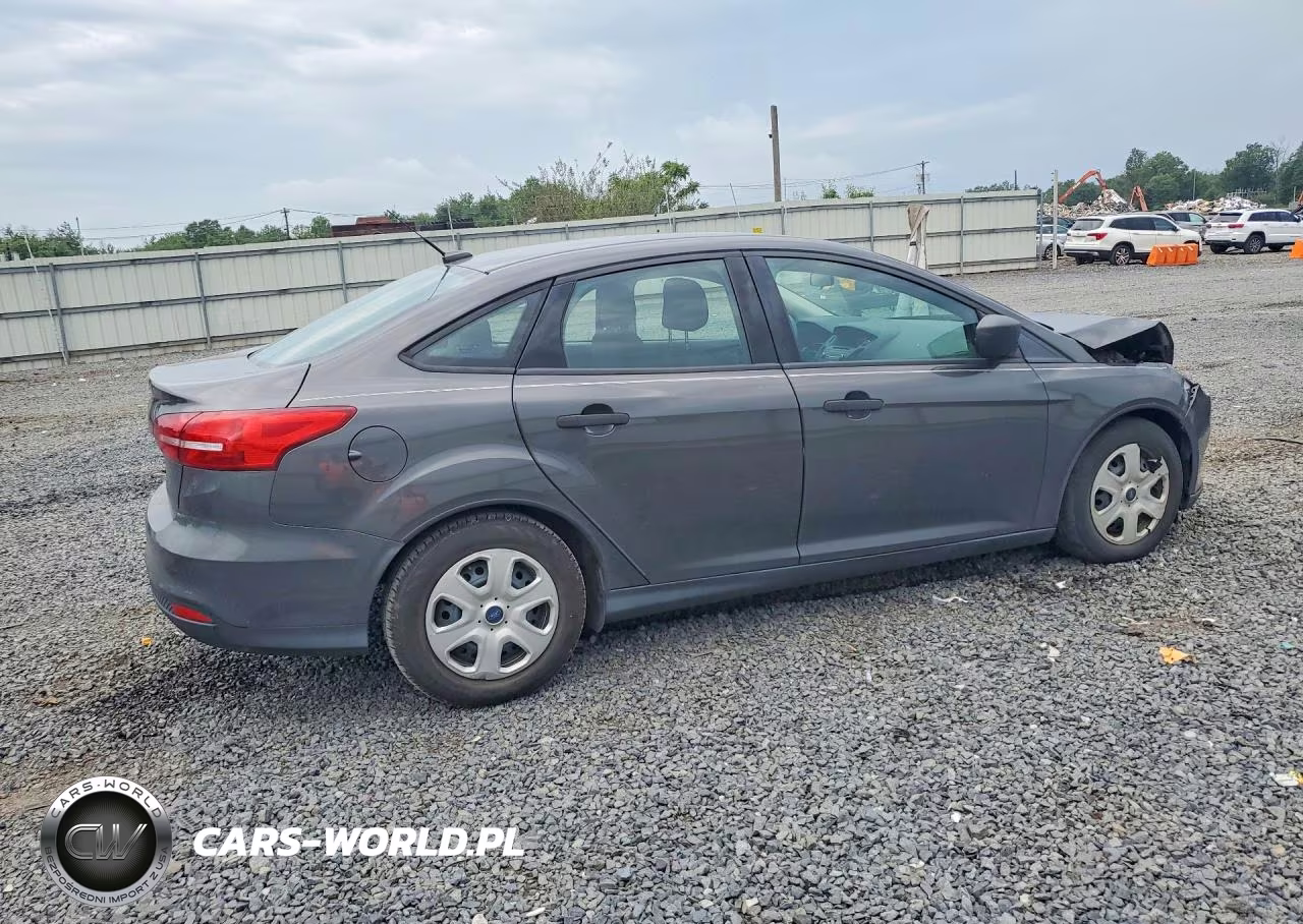 2016 Ford Focus S VIN:1FADP3E27GL331052 - 3