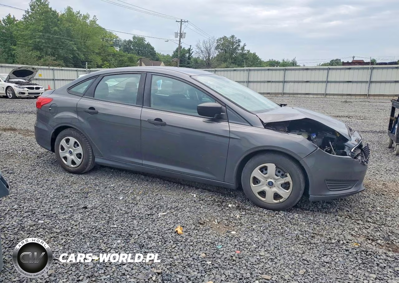 2016 Ford Focus S VIN:1FADP3E27GL331052 - 4