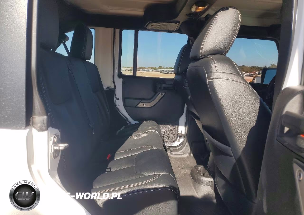 2015 Jeep Wrangler Unlimited Sport VIN:1C4BJWDG0FL666170 - 10