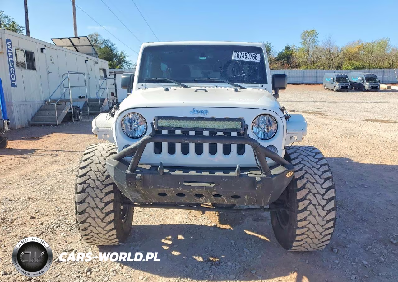 2015 Jeep Wrangler Unlimited Sport VIN:1C4BJWDG0FL666170 - 5