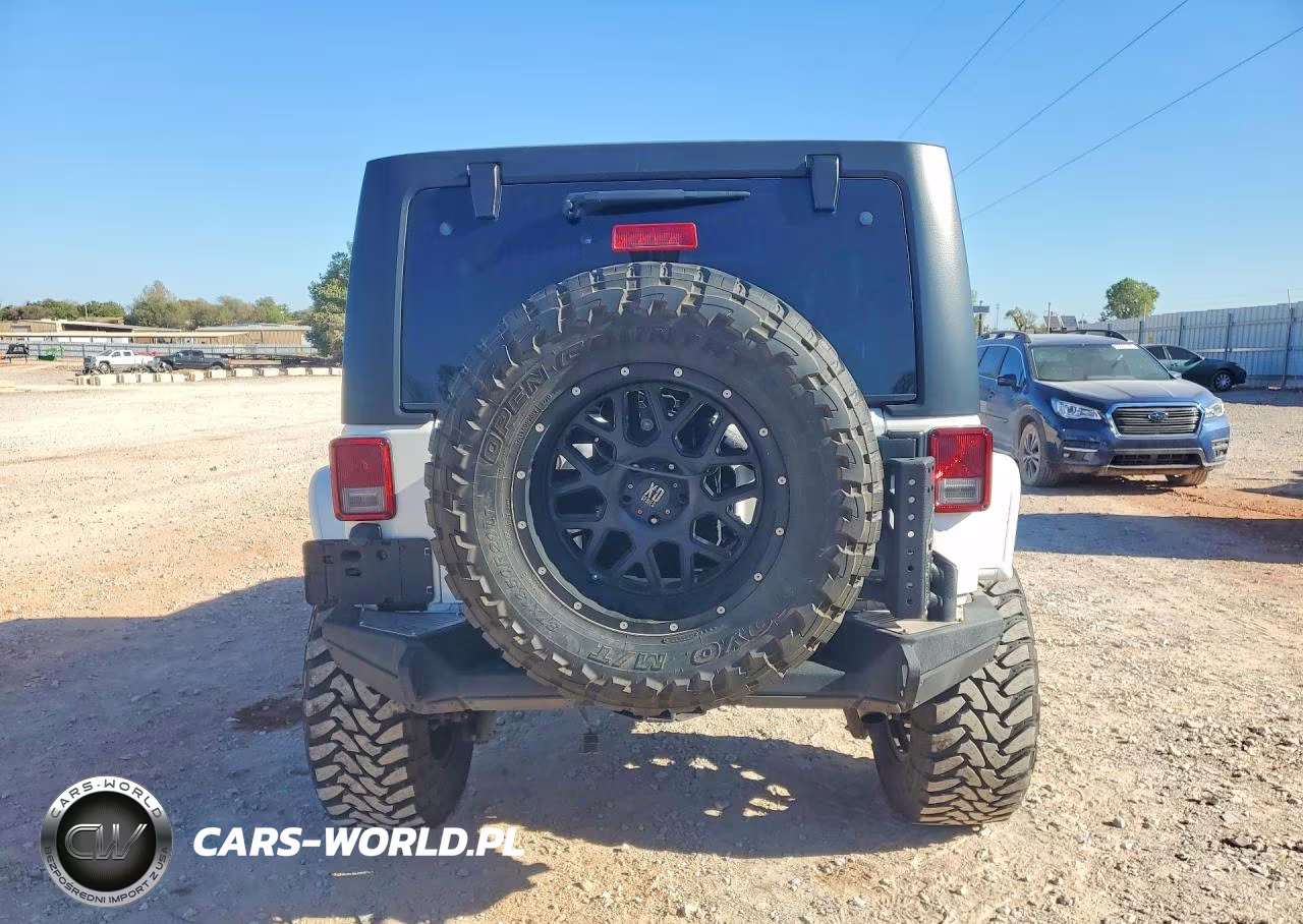 2015 Jeep Wrangler Unlimited Sport VIN:1C4BJWDG0FL666170 - 6