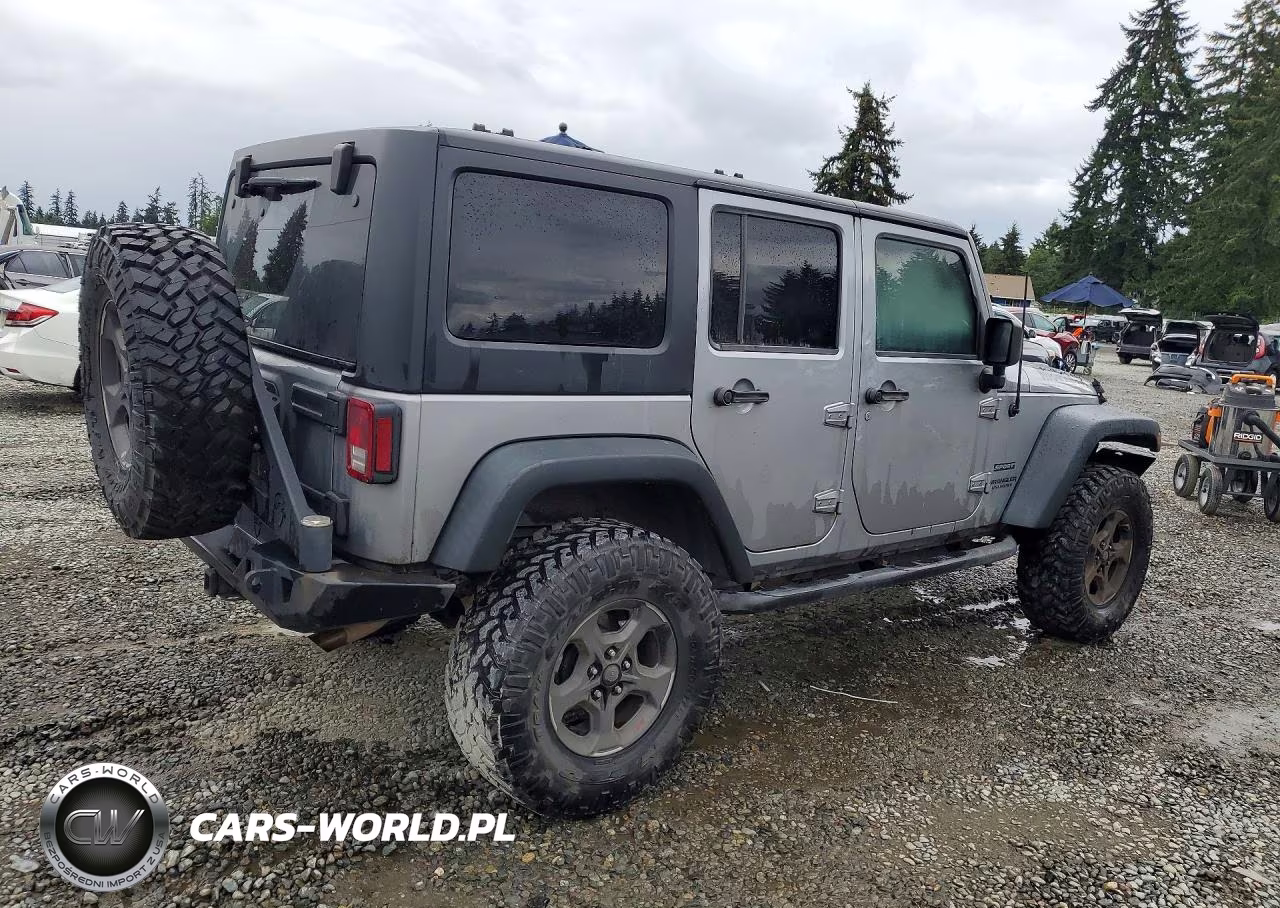2014 Jeep Wrangler Unlimited Sport VIN:1C4BJWDG0EL318741 - 3
