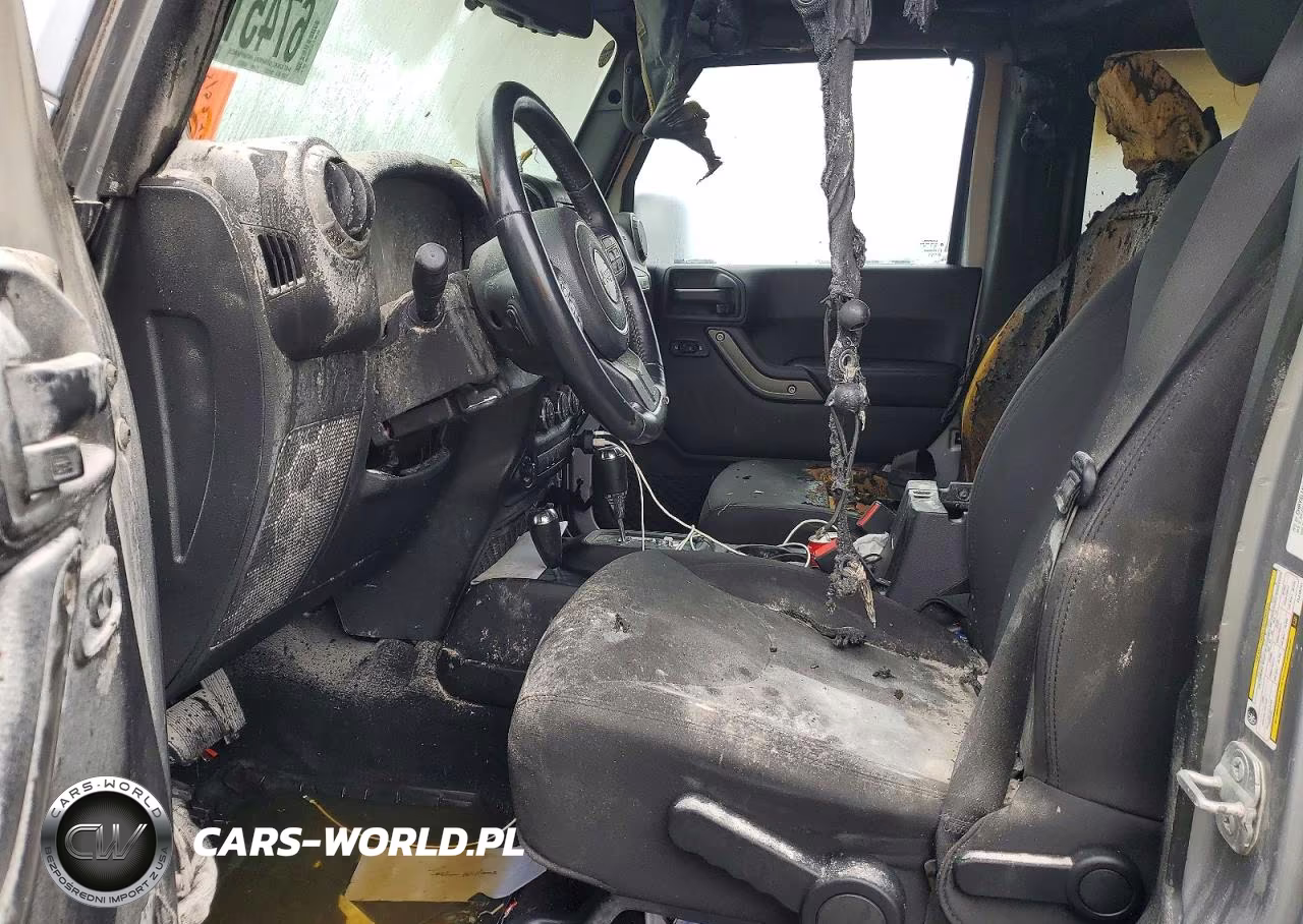 2014 Jeep Wrangler Unlimited Sport VIN:1C4BJWDG0EL318741 - 7