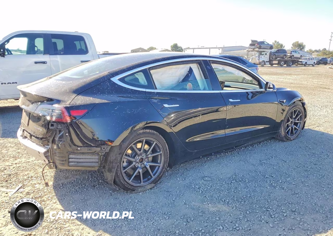 2020 Tesla Model 3 VIN:5YJ3E1EB0LF746243 - 3