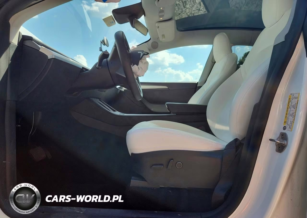 2025 Tesla Model Y VIN:7SAYGDEDXSA346286 - 7