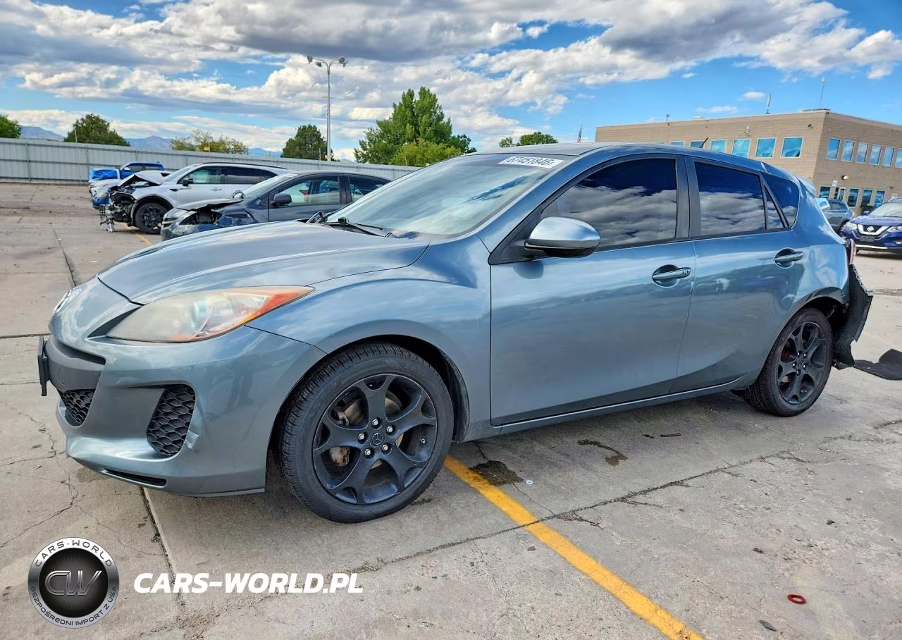2013 Mazda 3 I