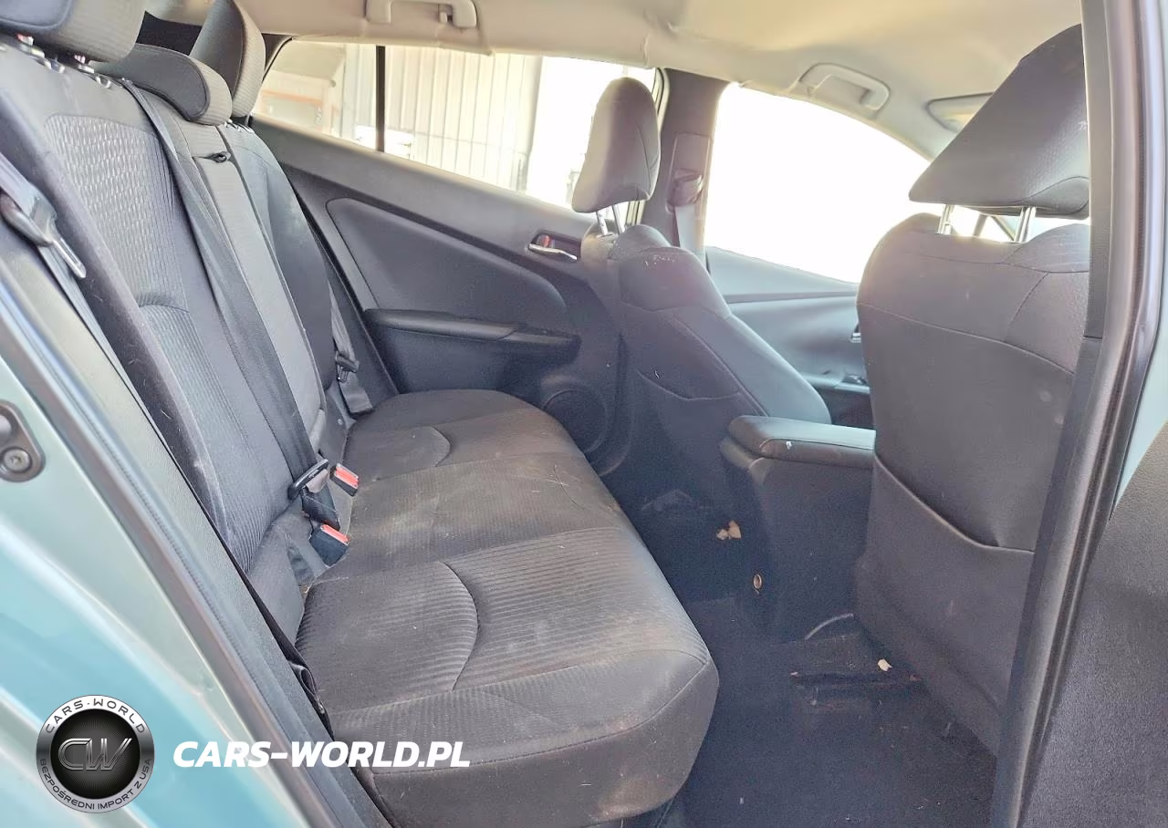 2016 Toyota Prius Two VIN:JTDKBRFU7G3015024 - 10