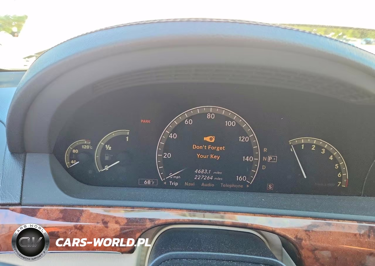 2009 Mercedes-Benz S 550 VIN:WDDNG71X99A264465 - 9