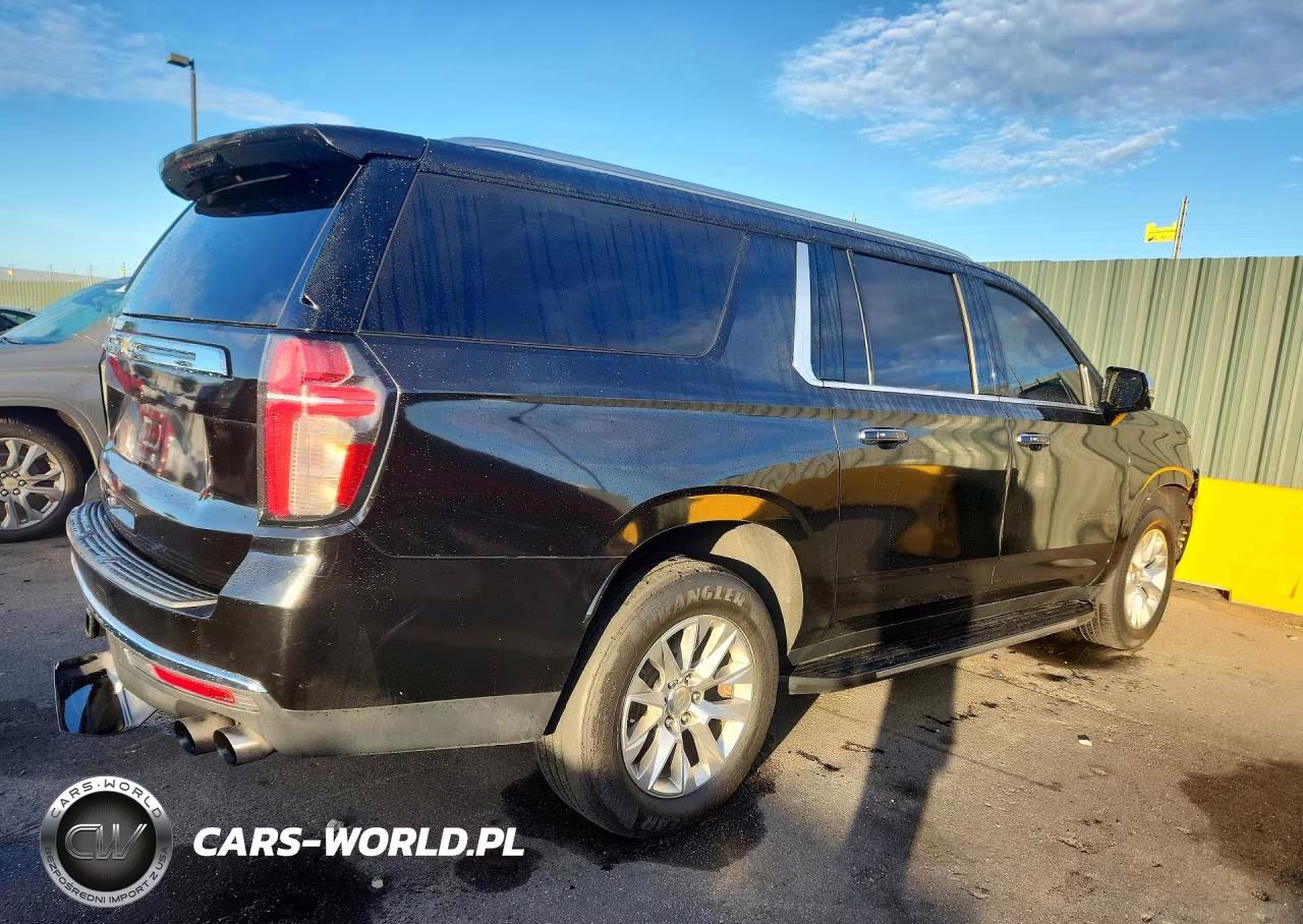 2021 Chevrolet Suburban C1500 Premier VIN:1GNSCFKD5MR319972 - 3