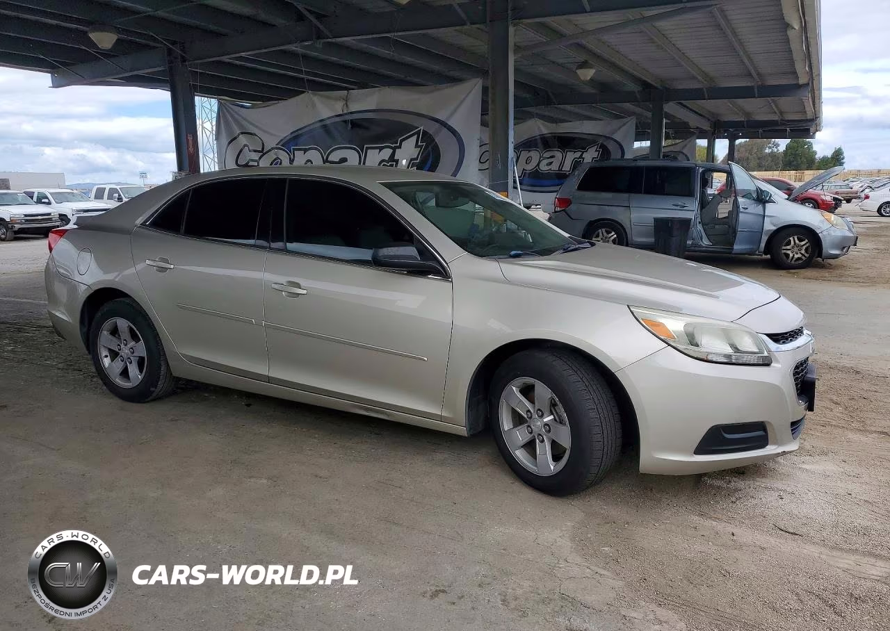 2015 Chevrolet Malibu Ls VIN:1G11B5SL9FF200196 - 4