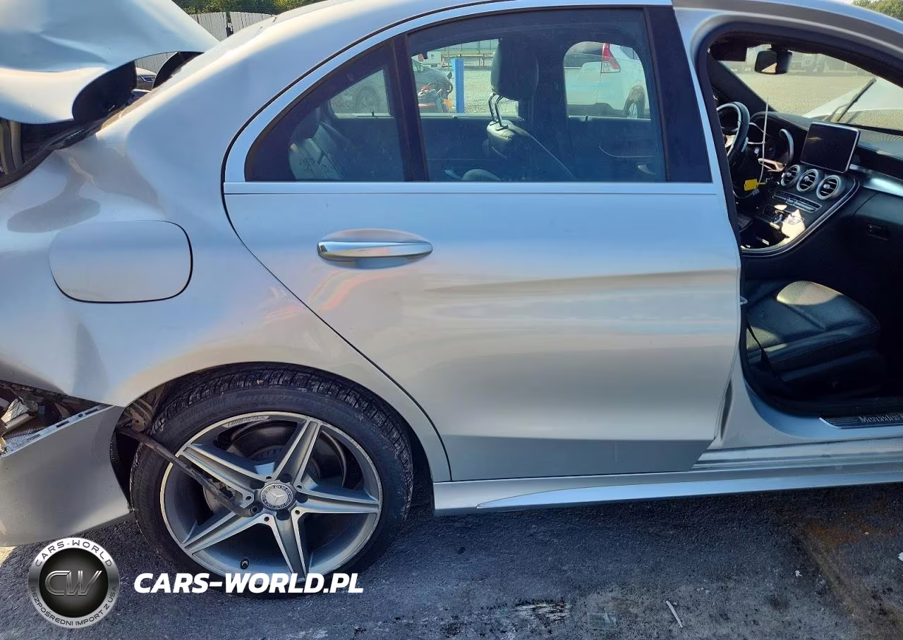 2015 Mercedes-Benz C 300 4Matic VIN:55SWF4KB4FU022204 - 10