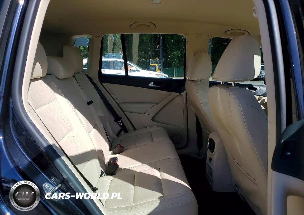 2017 Volkswagen Tiguan S VIN:WVGBV7AXXHK000324 - 11