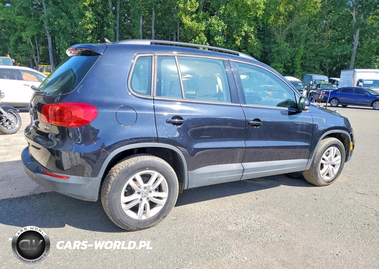 2017 Volkswagen Tiguan S VIN:WVGBV7AXXHK000324 - 3