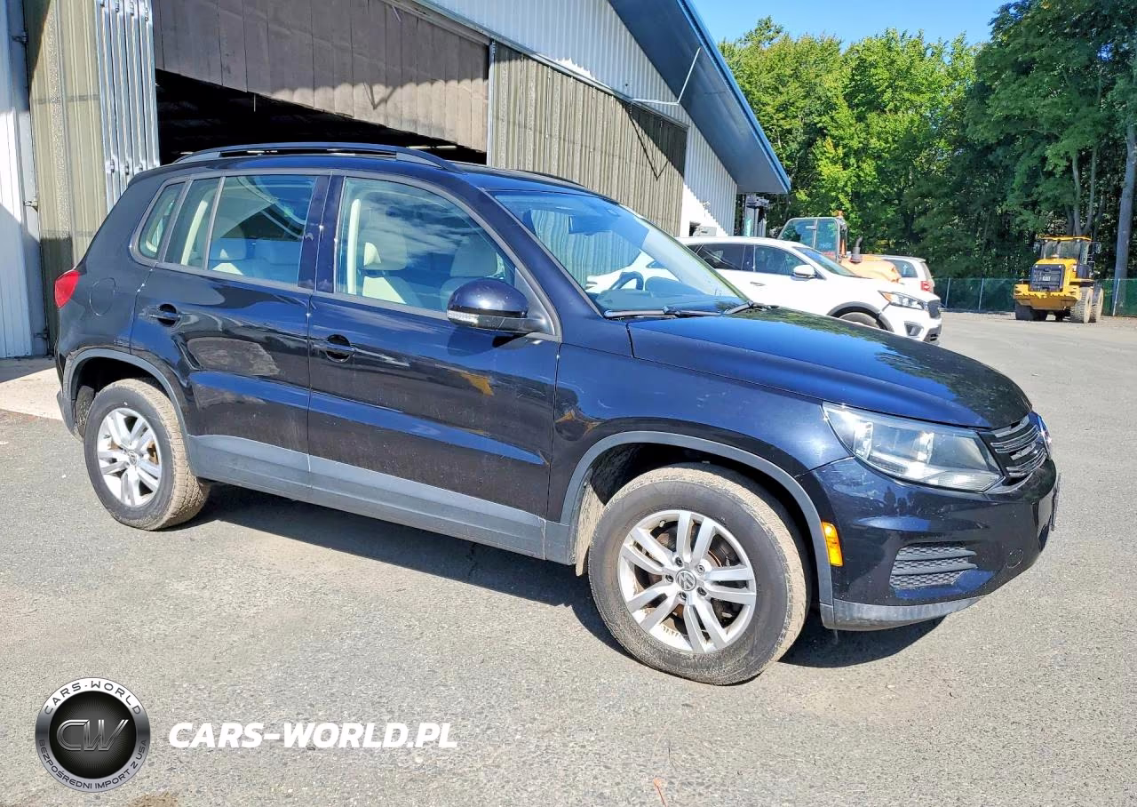 2017 Volkswagen Tiguan S VIN:WVGBV7AXXHK000324 - 4