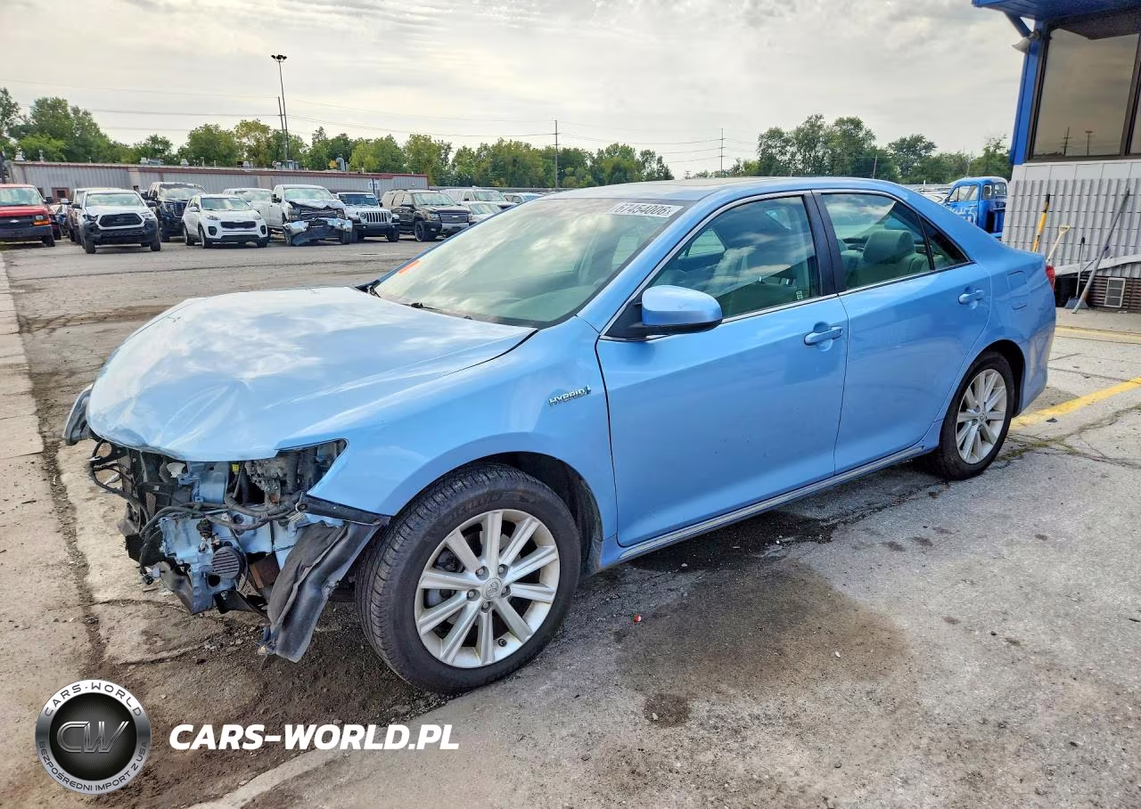 2013 Toyota Camry Hybrid Xle – zdjęcie 1 z 12