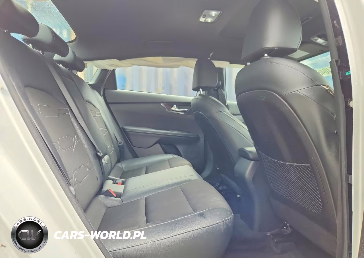 2021 Kia Forte Gt Line VIN:3KPF34AD3ME383505 - 10
