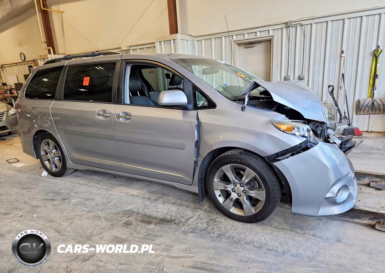 2013 Toyota Sienna Sport VIN:5TDXK3DC1DS290072 - 4