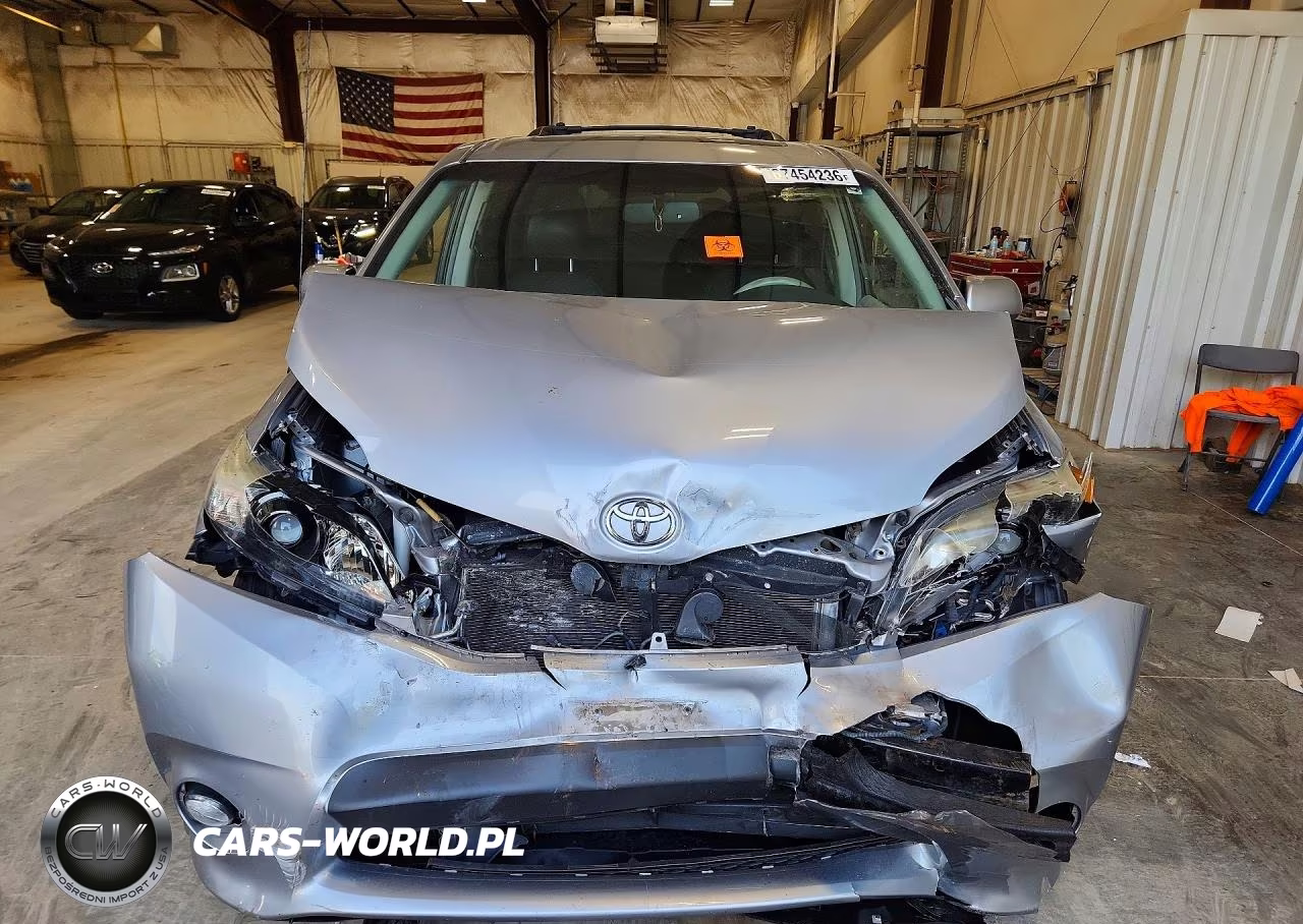 2013 Toyota Sienna Sport VIN:5TDXK3DC1DS290072 - 5