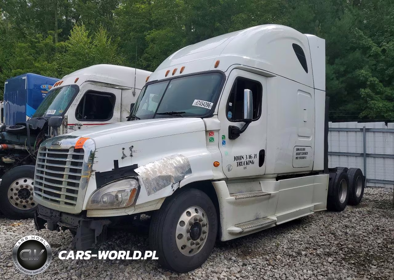 2016 Freightliner Cascadia 125 Semi Truck