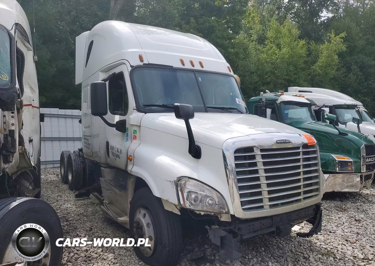 2016 Freightliner Cascadia 125 Semi Truck VIN:3AKJGLBG4GSHB0373 - 4