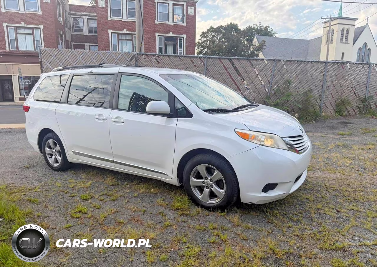 2015 Toyota Sienna Le