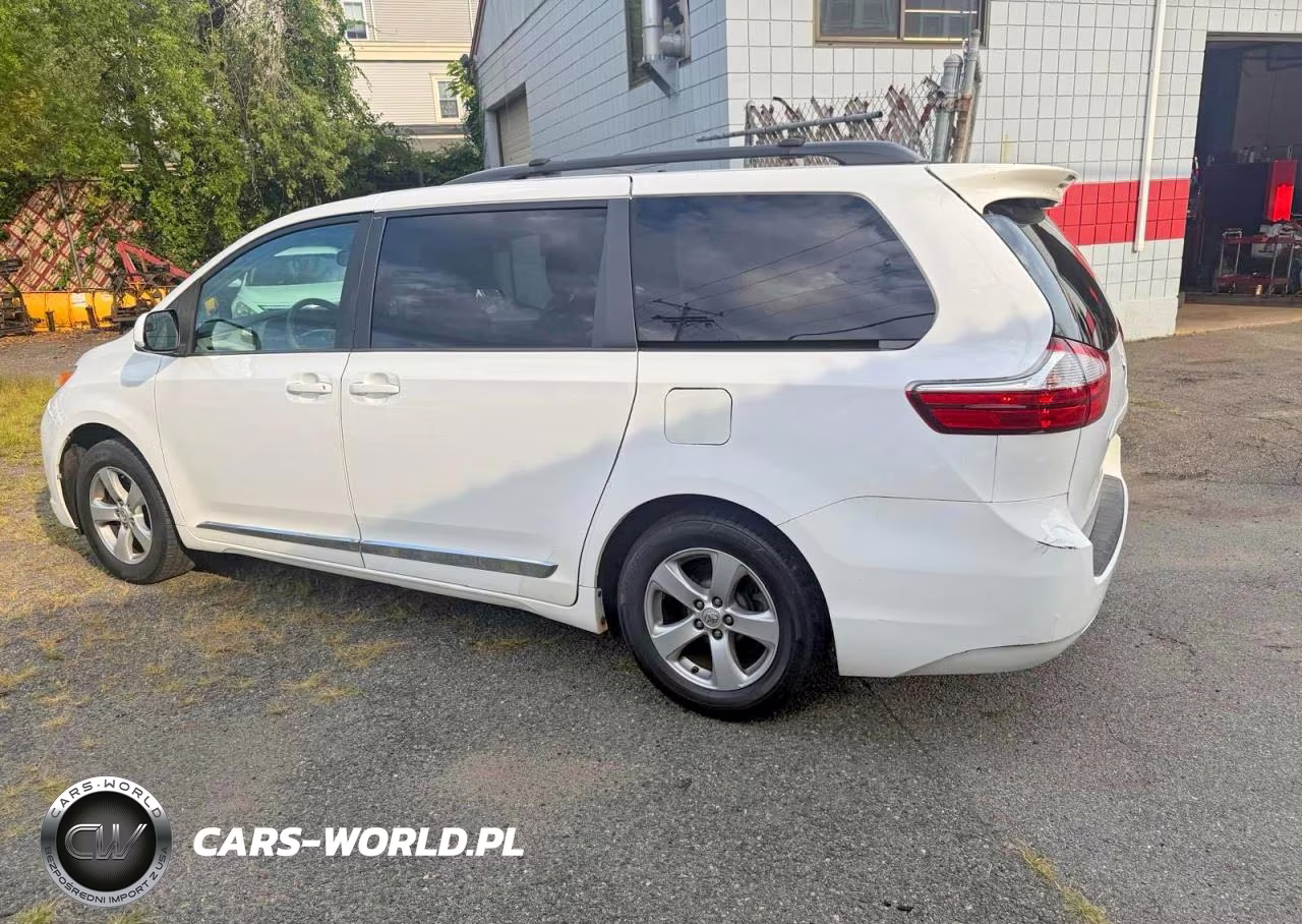 2015 Toyota Sienna Le VIN:5TDKK3DC6FS543626 - 3