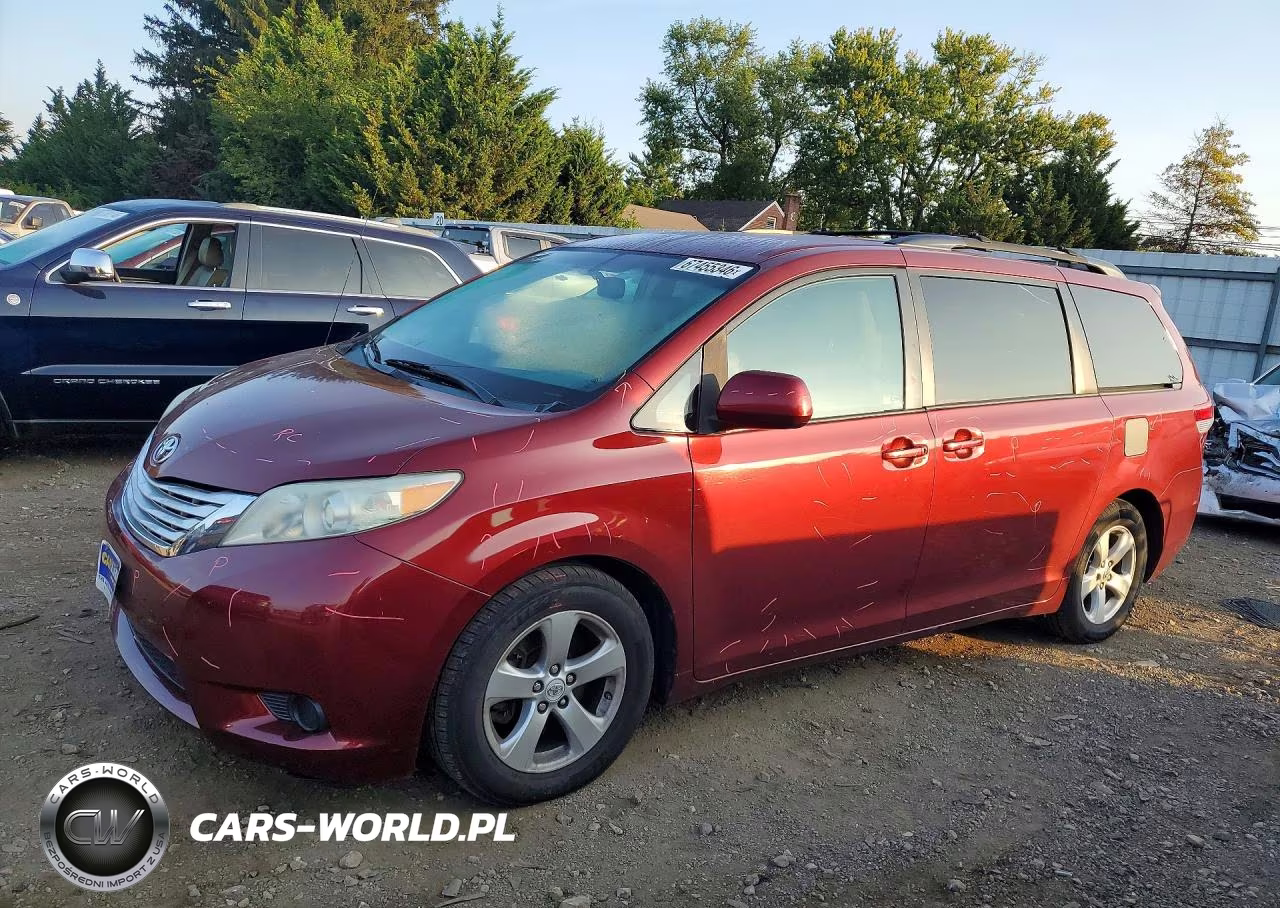 2012 Toyota Sienna Le VIN:5TDKK3DCXCS207974 - 1