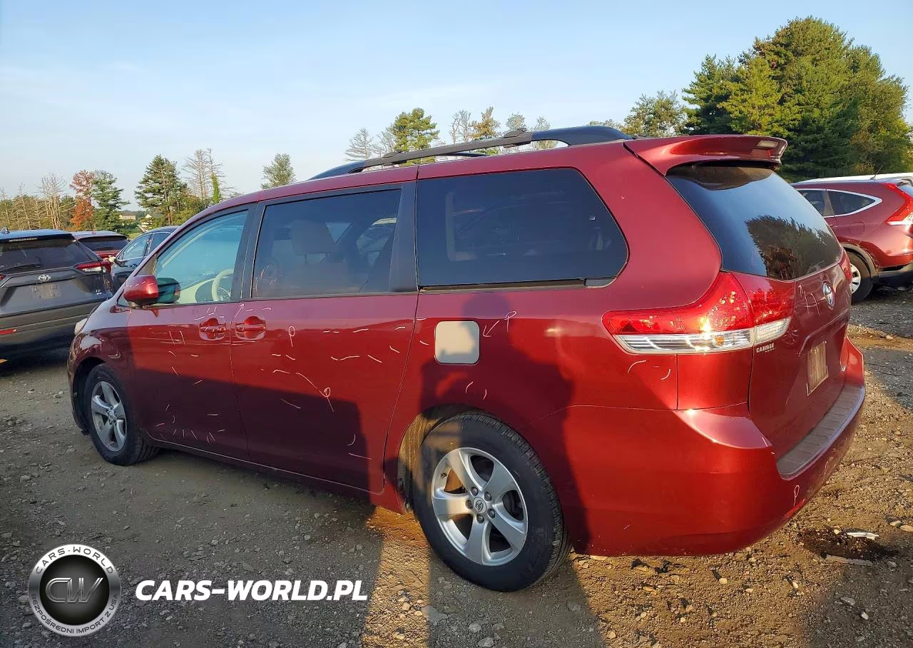 2012 Toyota Sienna Le VIN:5TDKK3DCXCS207974 - 2