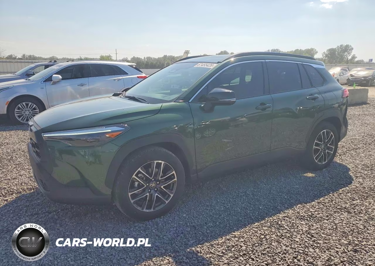 2026 Toyota Corolla Cross Xle VIN:7MUDAABG1TV172575 - 1
