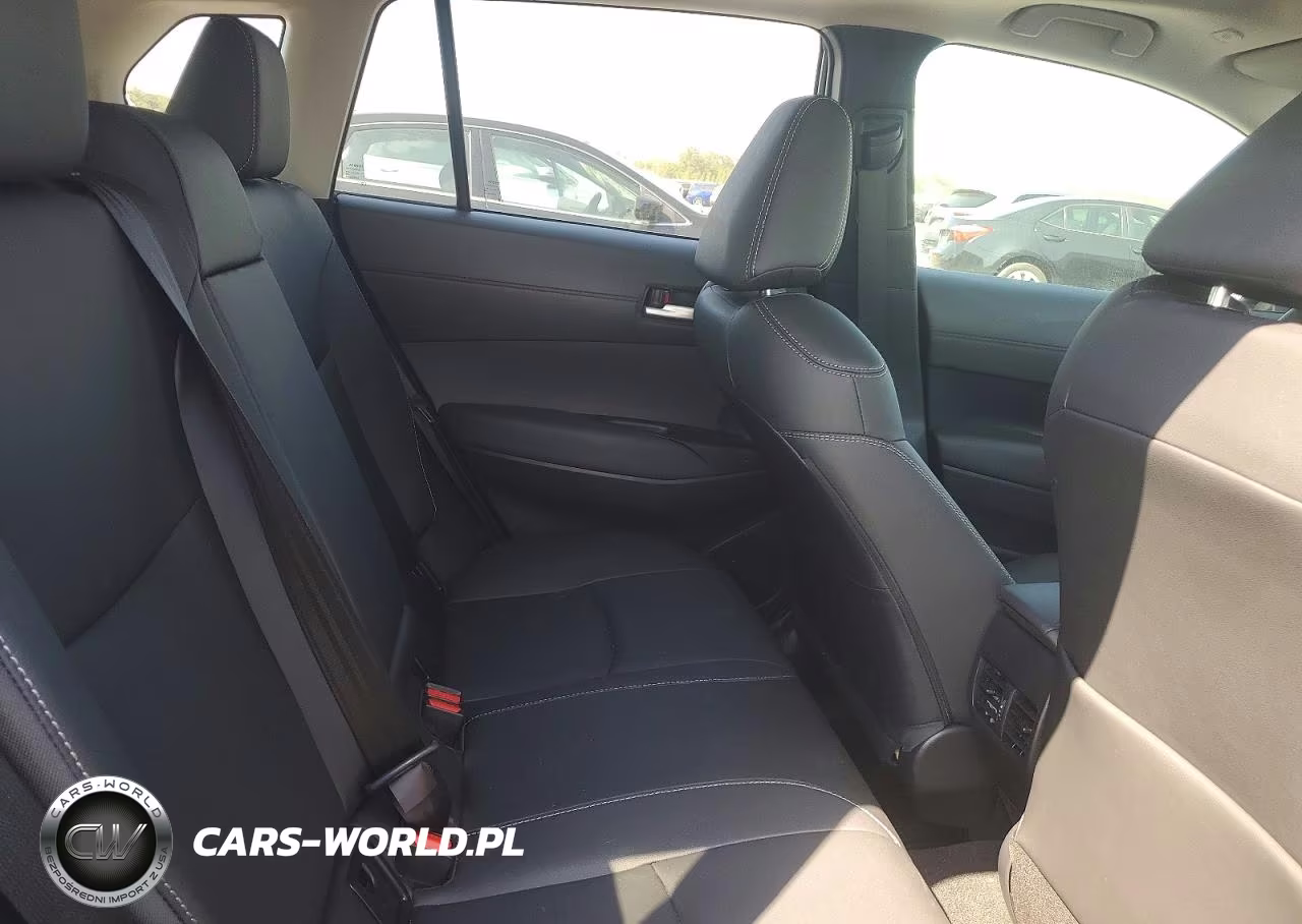 2026 Toyota Corolla Cross Xle VIN:7MUDAABG1TV172575 - 11