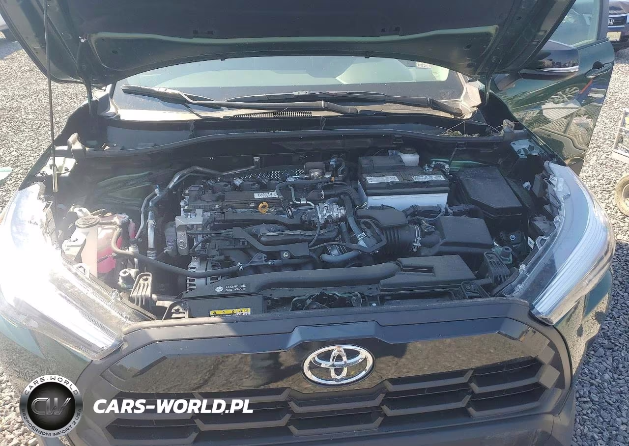 2026 Toyota Corolla Cross Xle VIN:7MUDAABG1TV172575 - 12