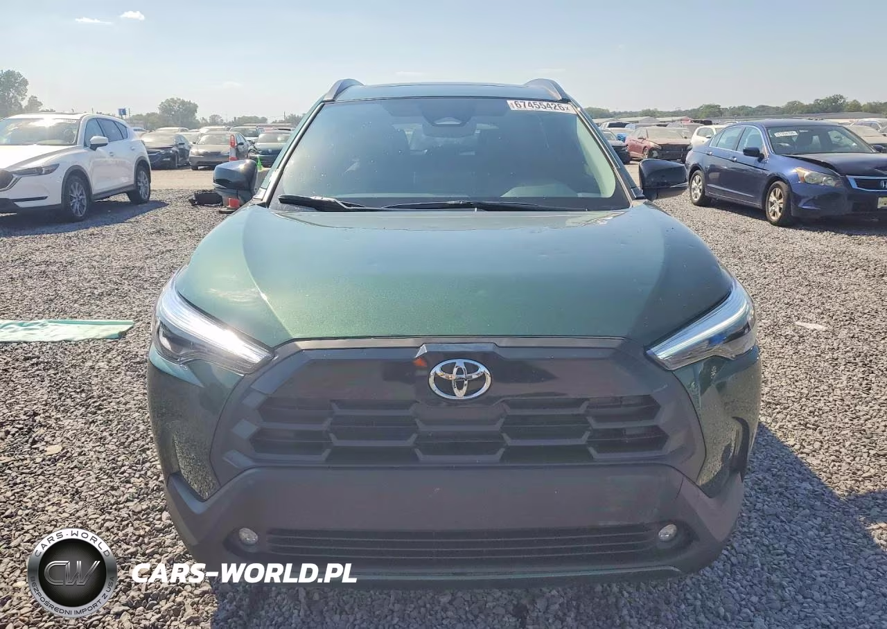 2026 Toyota Corolla Cross Xle VIN:7MUDAABG1TV172575 - 5