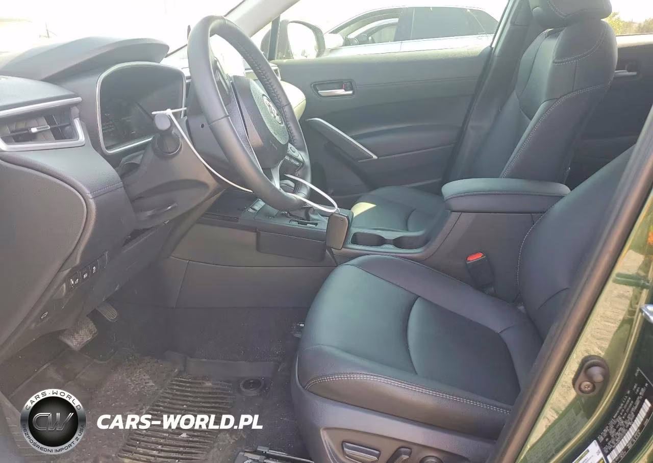 2026 Toyota Corolla Cross Xle VIN:7MUDAABG1TV172575 - 7