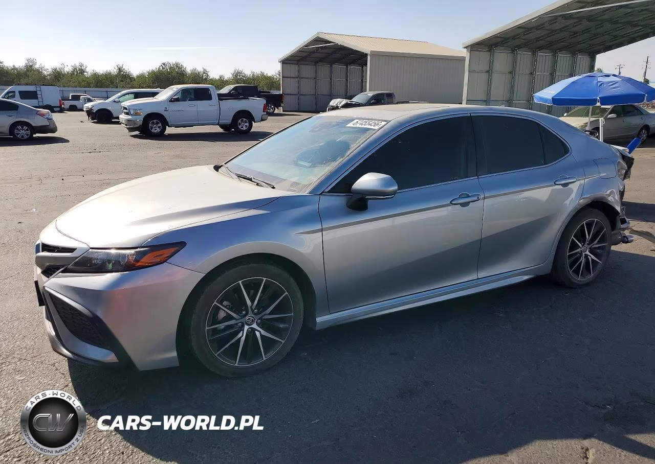 2023 Toyota Camry Hybrid Se
