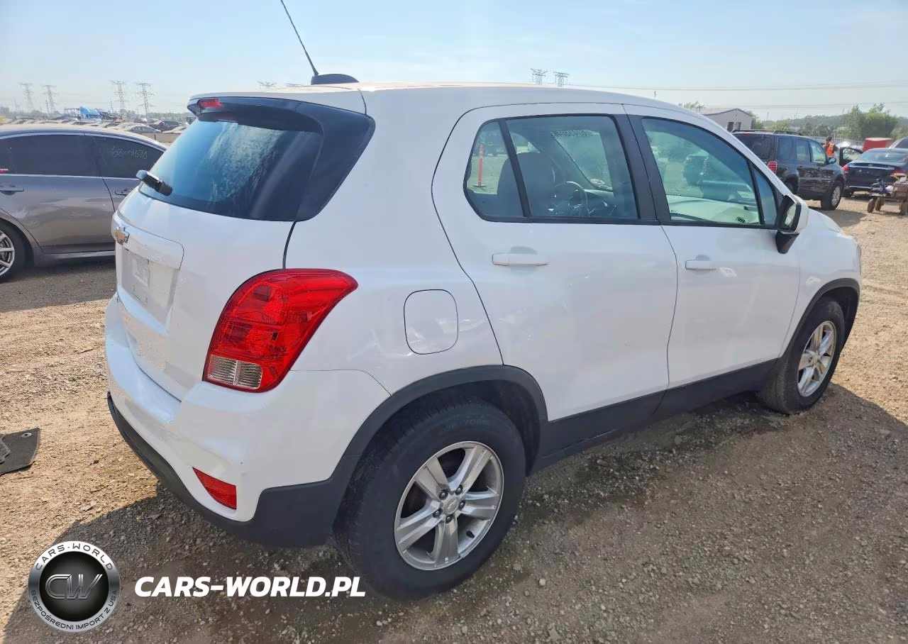 2019 Chevrolet Trax Ls VIN:3GNCJKSB2KL354068 - 3