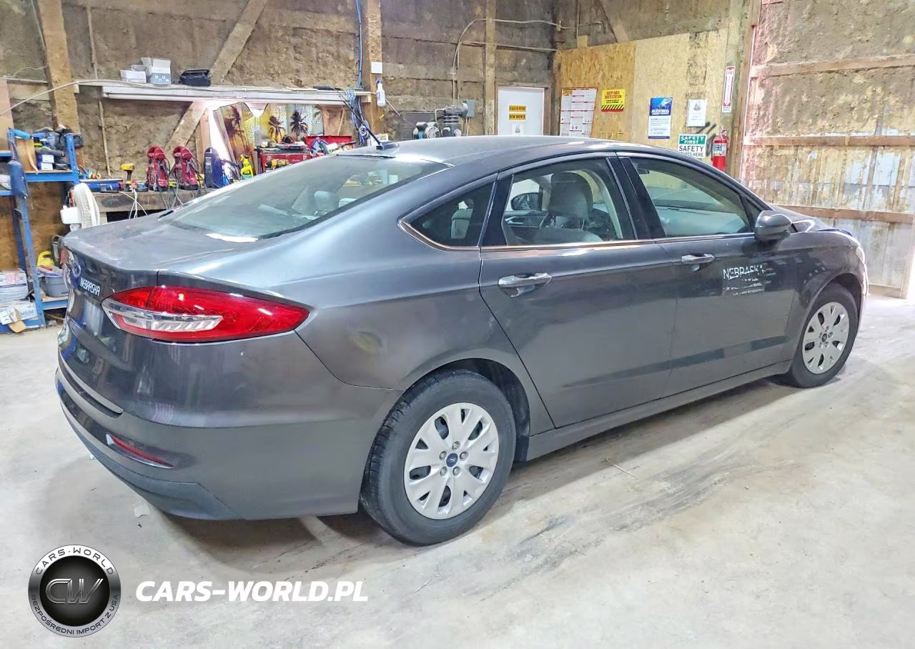 2019 Ford Fusion S VIN:3FA6P0G72KR122201 - 3