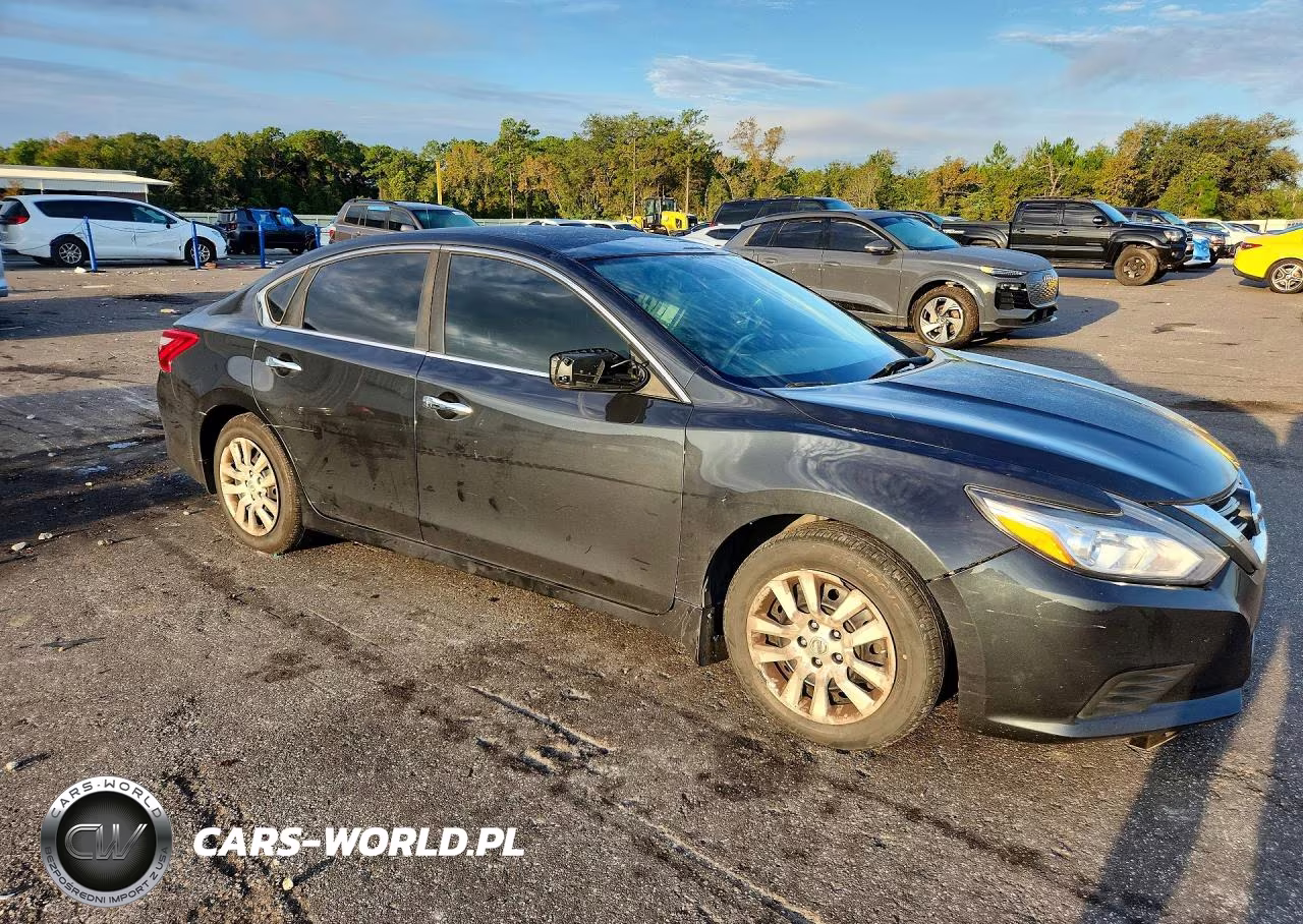 2017 Nissan Altima 2.5 S VIN:1N4AL3AP8HC260378 - 4