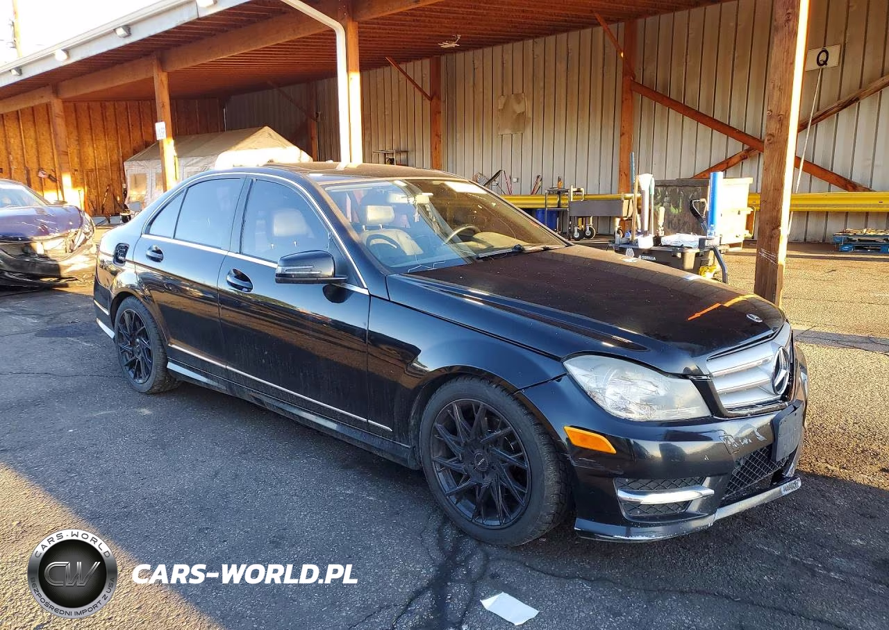 2012 Mercedes-Benz C 300 4Matic VIN:WDDGF8BB9CR202027 - 4