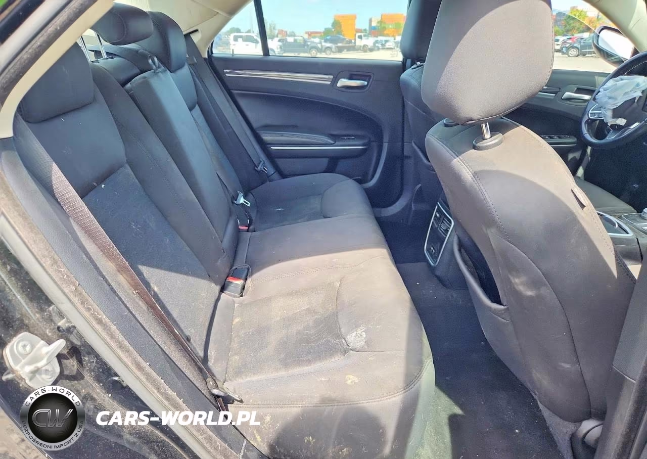2021 Chrysler 300 Touring VIN:2C3CCARG5MH524230 - 10