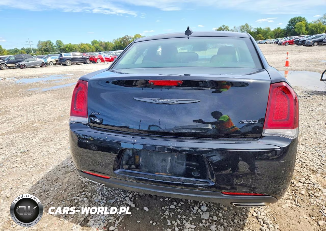 2021 Chrysler 300 Touring VIN:2C3CCARG5MH524230 - 6