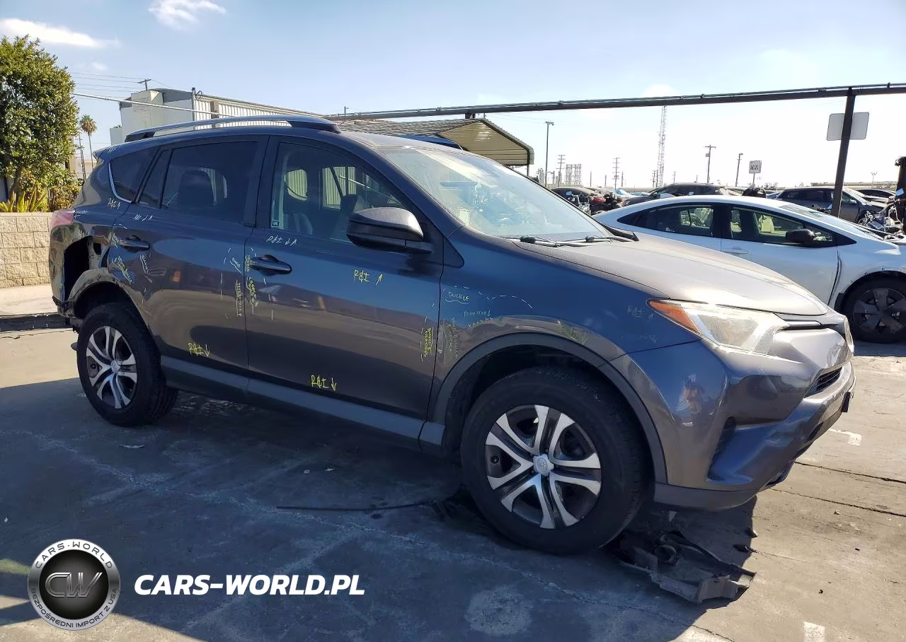2017 Toyota Rav4 Le VIN:JTMZFREV1HJ100743 - 4